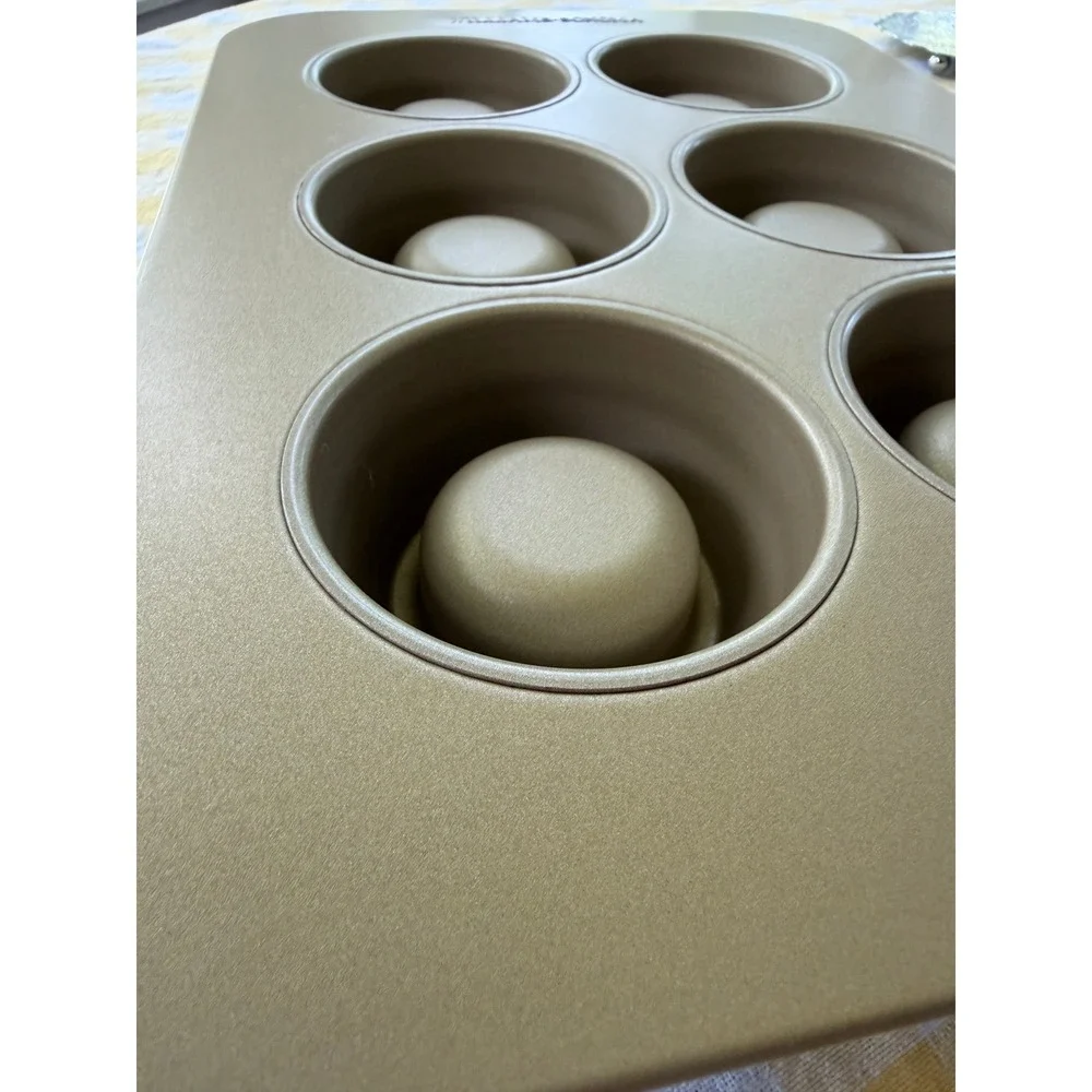 Williams Sonoma Shortcake Pan Goldtouch Pro